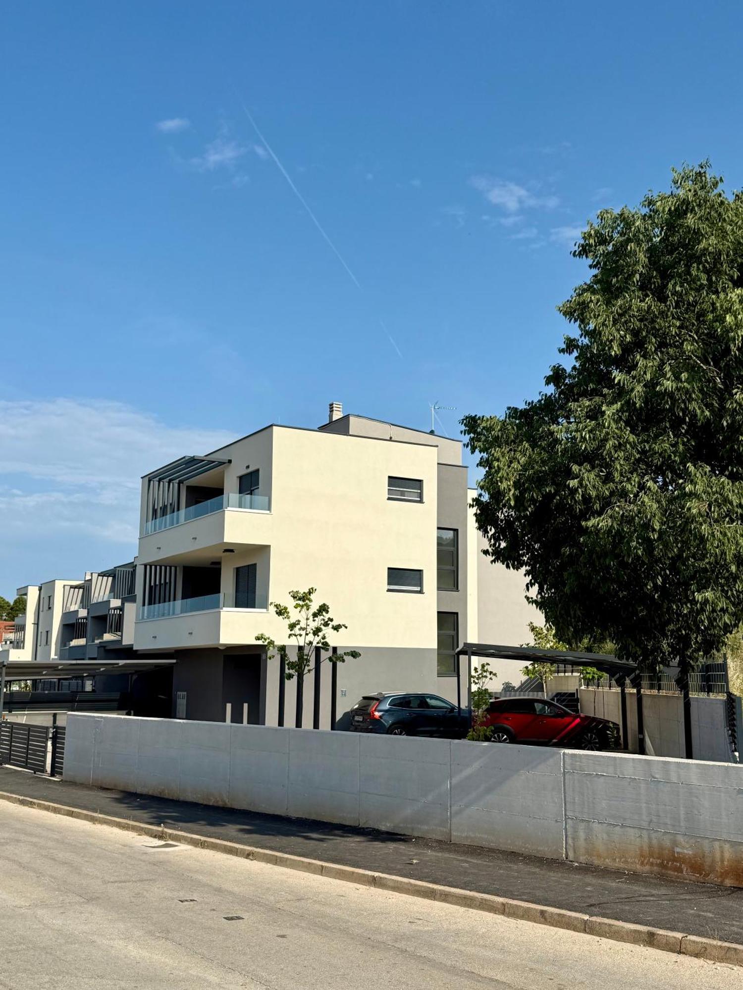 Modern, Garden Pula-vidikovac *